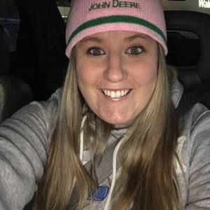 Meet your Posher, Steph