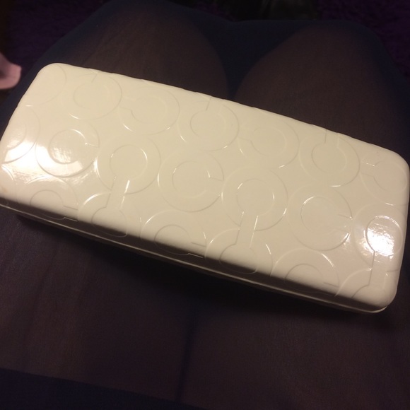 Chic Coach White Hard Glasses Case