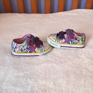 Size 5 girls twinkle toe shoes