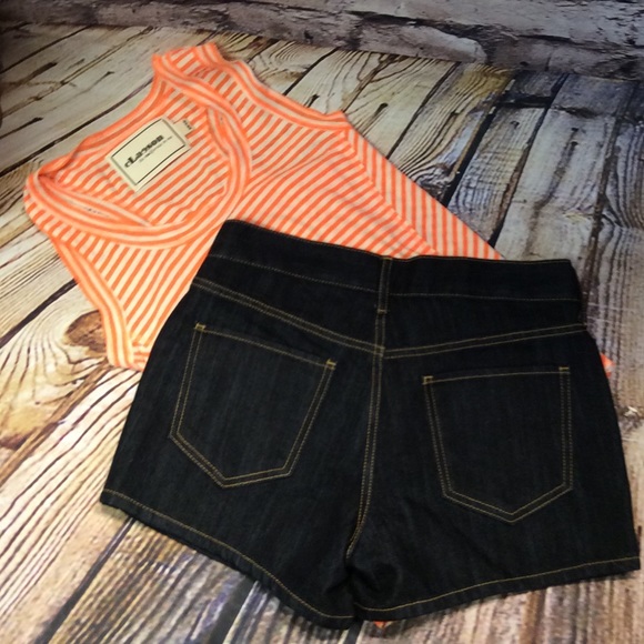 SOLD OLD NAVY THE FLIRT DENIM SHORTS - Picture 2 of 3