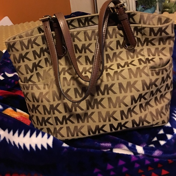 Michael Kors jet set tote& matching wallet
