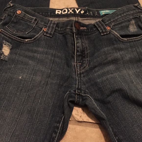 Denim distressed jeans