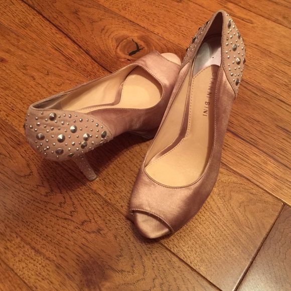 NWOT Gianni Bini Open Toe Pumps 8.5