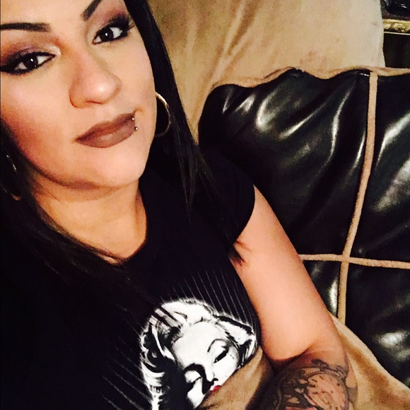 Meet your Posher, Angela - Picture 3 of 3