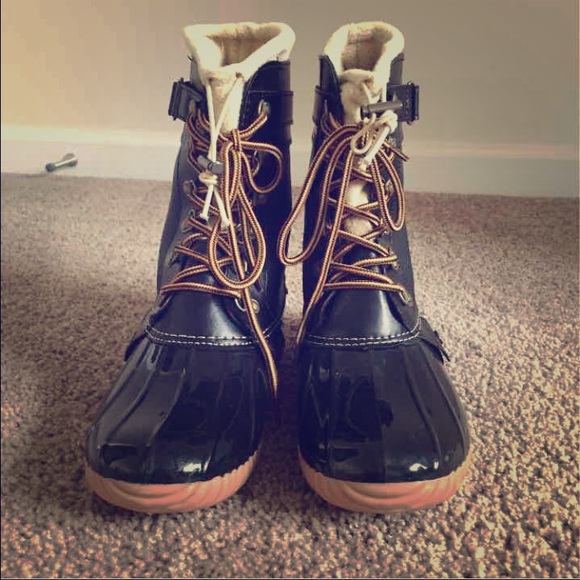 Size 7 black duck boots - Picture 1 of 4