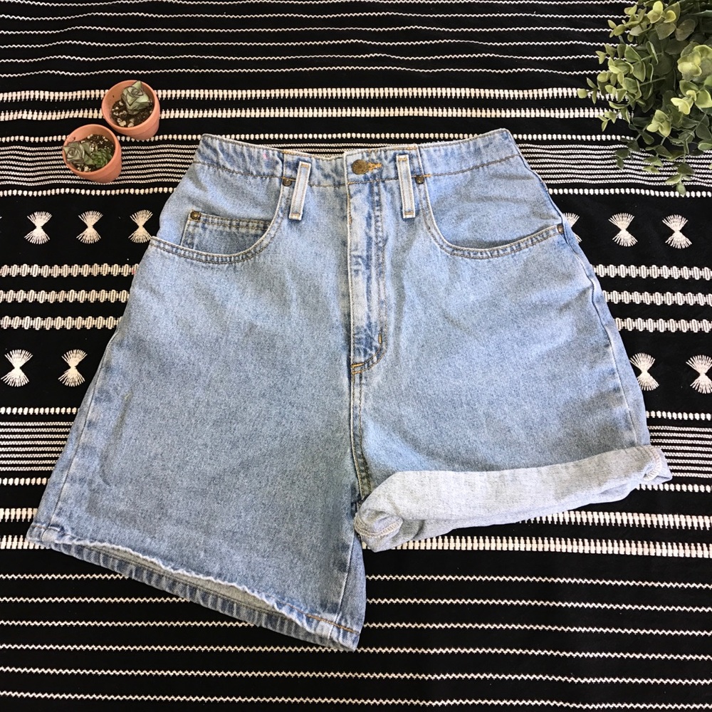 Vintage • Super High Waist Shorts