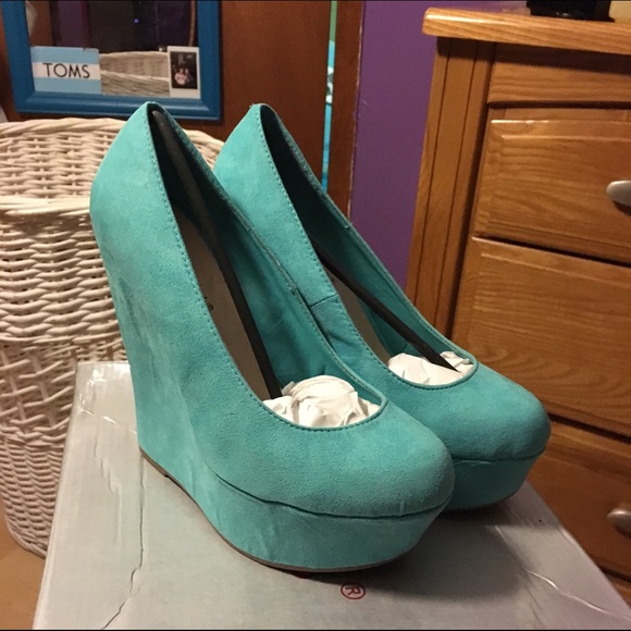 NWOT Aqua Blue Suede Wedges