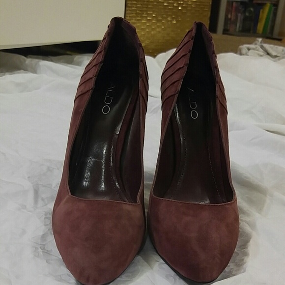 Aldo Maroon/Burgundy Suede Heels/Pumps