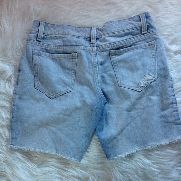 Light Wash Distressed Cutoff Shorts ⭐️ - Picture 3 of 3
