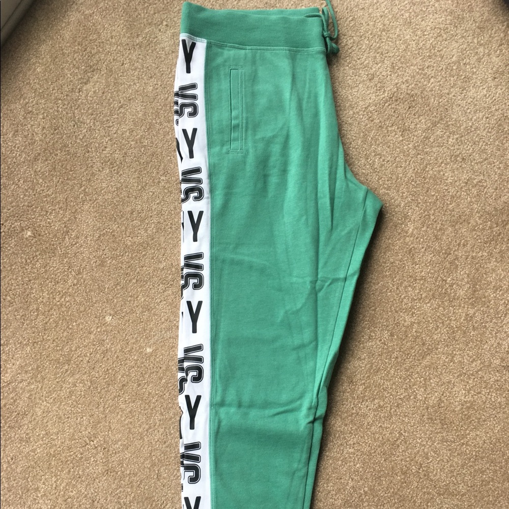 Large VS Jogger - New York VS - Picture 3 of 4