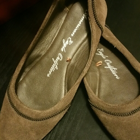 American Eagle flats