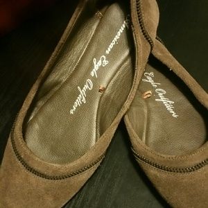 American Eagle flats