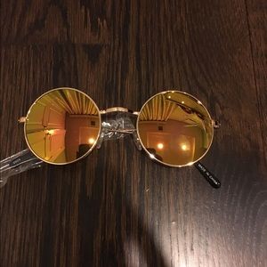 Orange circle frame sunglasses