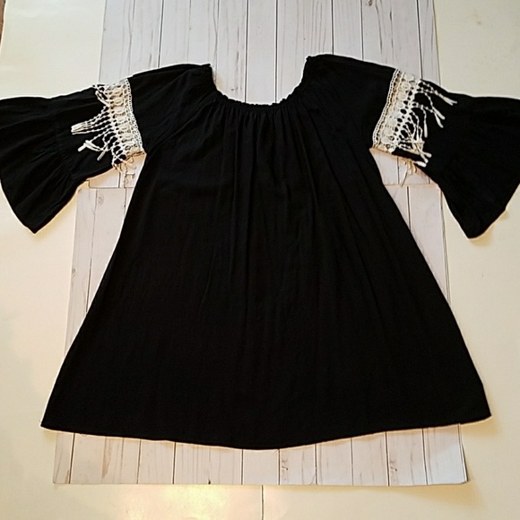 unknown Tops - Black Bohemian Cream Crochet Blouse L/XL