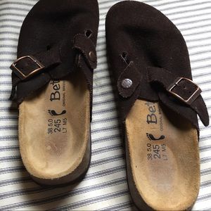 Birkenstock clogs/slip on