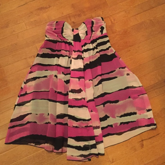 Beautiful strapless summer dress 🎀💕