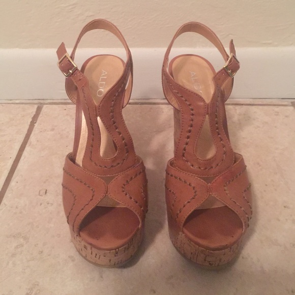 Beautiful Beige Wedges!