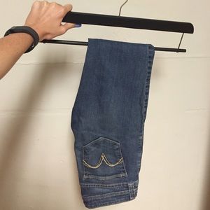 Demi Curve Levi Jeans