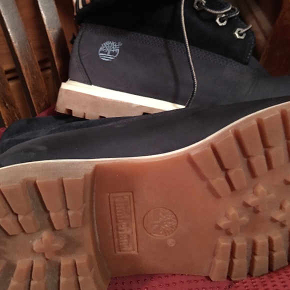 Navy Blue hiking boots by Timberland, size 10 med - Picture 2 of 3