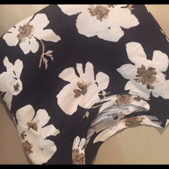 Floral patterned loft pullover (medium)