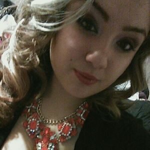 Meet your Posher, Ana