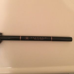 Anastasia Beverly Hills Brow Definer