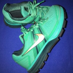 Final price!  Nike shoes