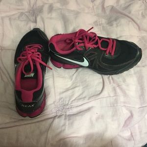 Nike Women's Reax Sneaker