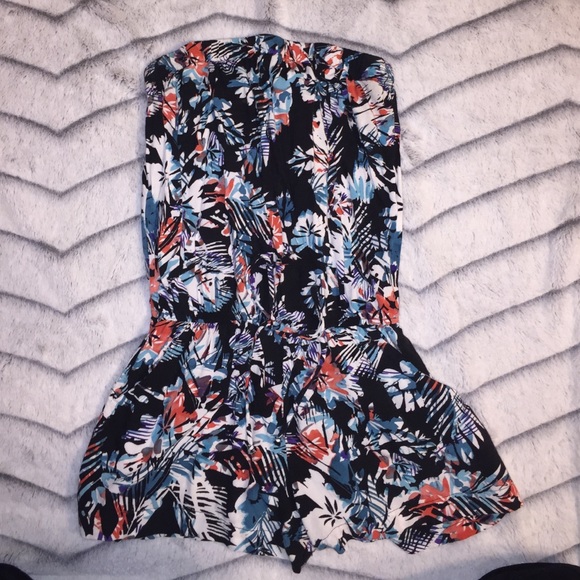 Black with cool design romper!!