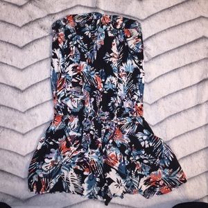 Black with cool design romper!!