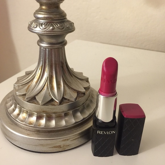 REVLON Colorburst Fuschia Lipstick