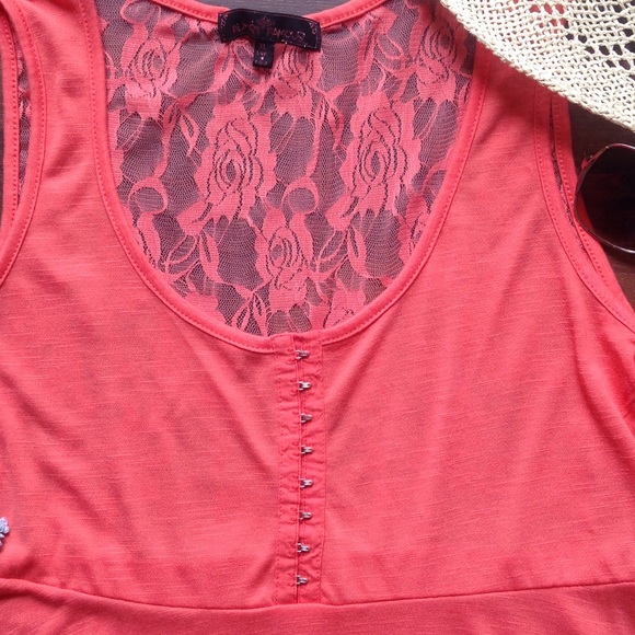 Top - Picture 2 of 4