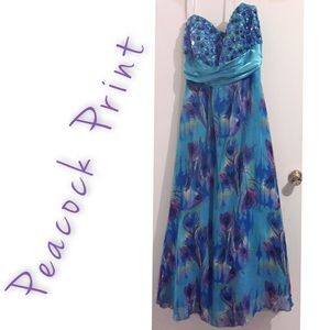 ✨HOST PICK 4/5✨ Peacock Print Beaded Prom Dress