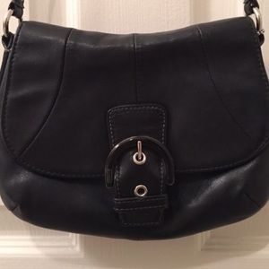 Black leather Coach soho crossbody swing bag.