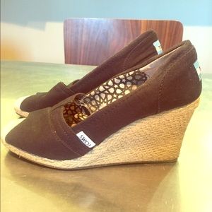 TOMS wedges