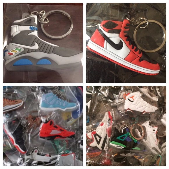 Air Jordan, Lebron, Durant, Yeezy Shoe Keychains !