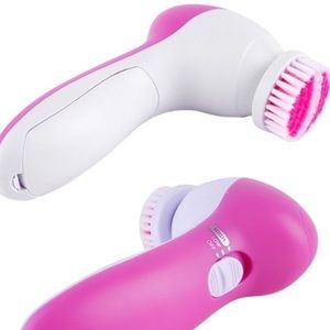 Facial scrubbing brush