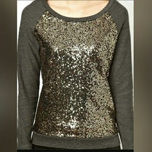 Grey sweater with gold sequin