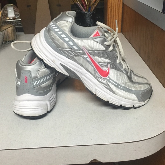 Nike tennis shoes