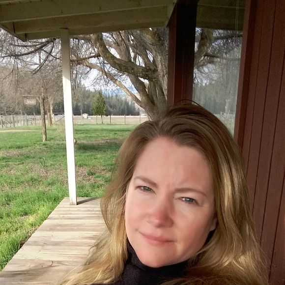 Meet your Posher, Kim - Picture 1 of 1