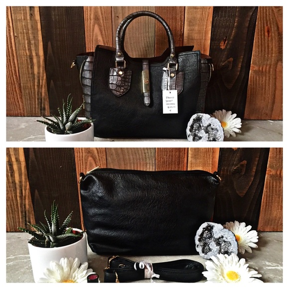 Boutique Handbags - Striking Secret Handbag Set