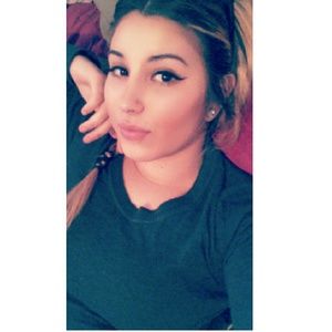 Meet your Posher, Arielle