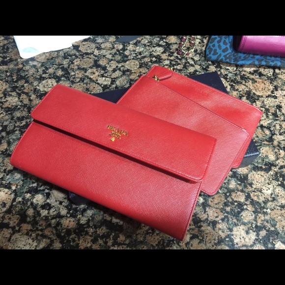 Prada Red Saffiano Flap Travel Wallet - Picture 2 of 4