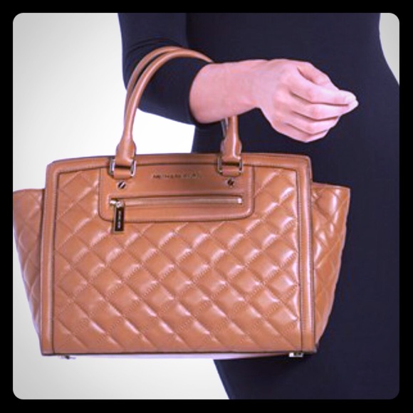 🎈SOLD🎈Michael Kors quilted Selma bag - Picture 1 of 3