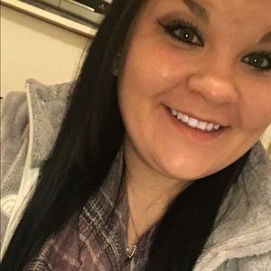 Meet your Posher, Courtney