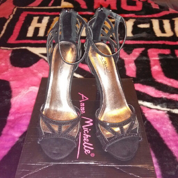 Shoe