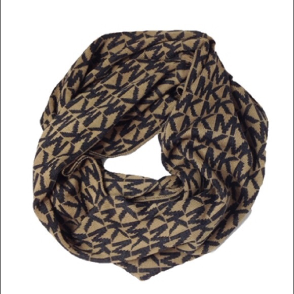 Michael Kors Infiniti Scarf - Picture 2 of 2