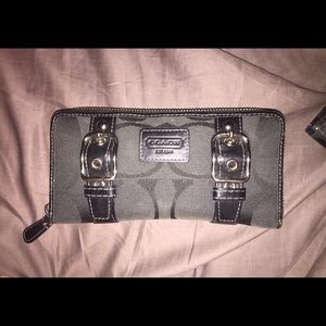 Fabulous Coach Wallet! 💜