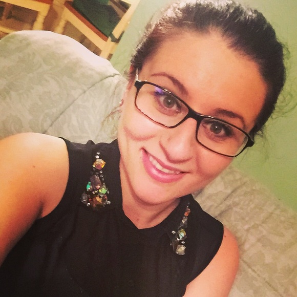 Meet your Posher, Raluca - Picture 1 of 1