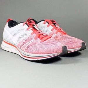 Nike Flyknit trainers. Men's 6.5/ Women's 8